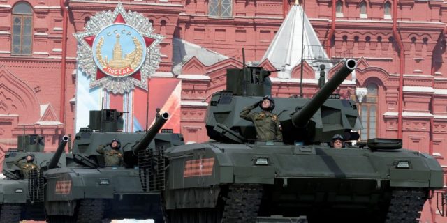 Кремль завершает создание на границе с Украиной ударных группировок: возможно вторжение
