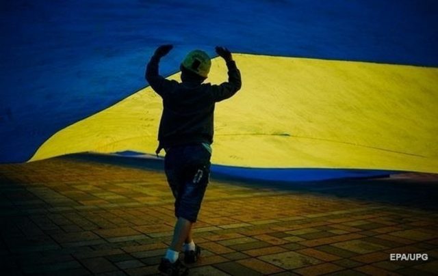 За три месяца украинцев стало меньше на 74 тысячи