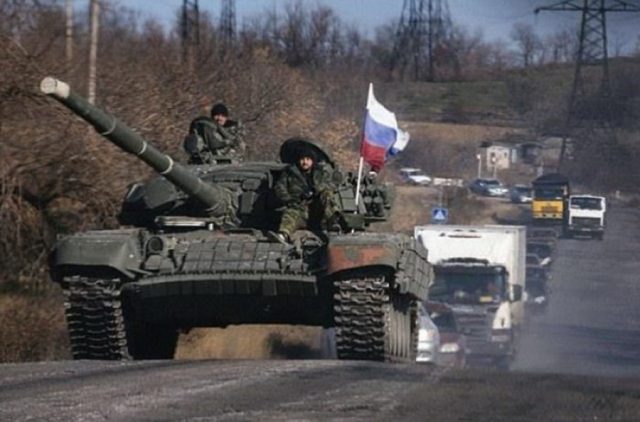 Россия стягивает танки, тяжелую технику и укрепляет позиции