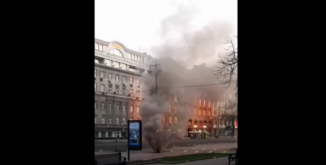 В столиці горить Майдан Незалежності (відео)