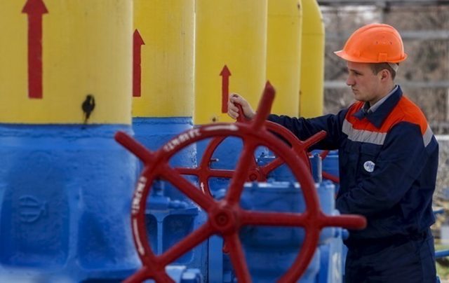 Транзит газа из РФ через Украину упал на 40%