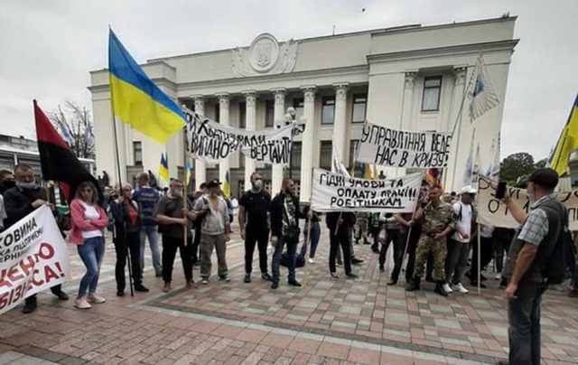 Бастующие шахтеры Кривого Рога протестуют в Киеве