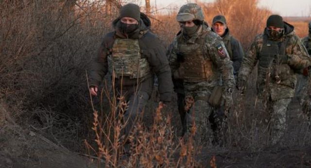 «Вы герои, и я вам благодарен!»: Зеленский внезапно посетил передовую на Донбассе
