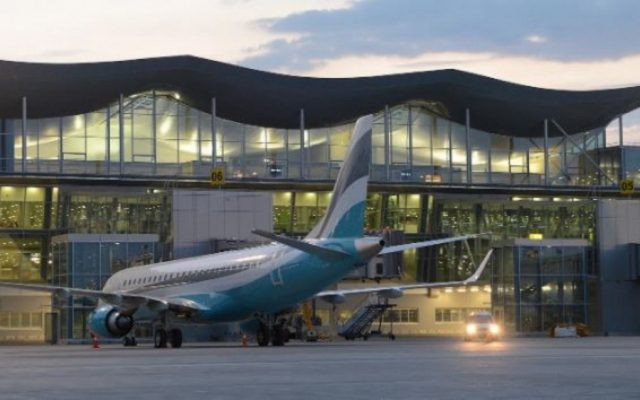 Мутация коронавируса: в Борисполе приземлился самолет из Лондона с иностранцами, которые не смогли улететь домой