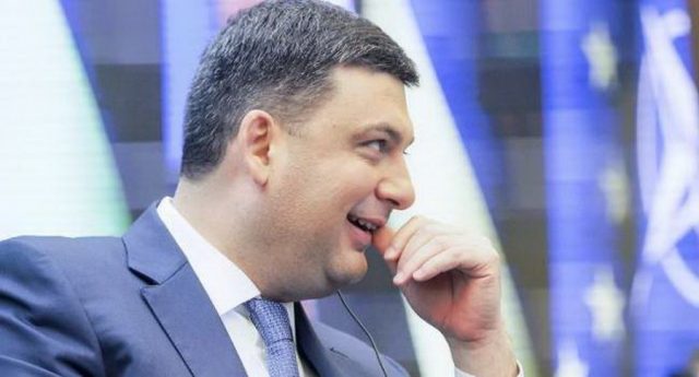 «Гройсман из тех, кто берёт взятки сколько угодно»: журналист рассказал, от чего зависит успех в политике Украины
