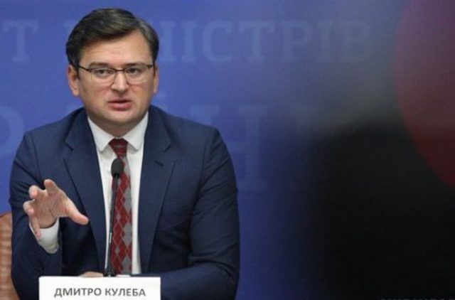 Двух сотрудников посольства Украины в Польше поймали на контрабанде: Кулеба их отозвал