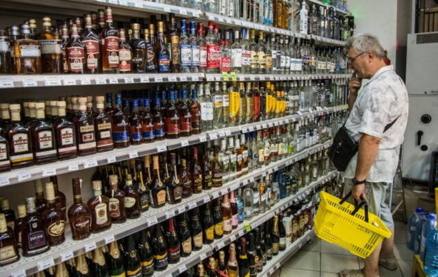 В Украине подорожал алкоголь и сигареты: на сколько подняли цены