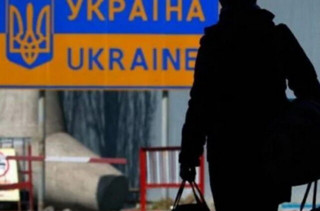 Опрос показал, сколько украинцев хотят выехать из страны