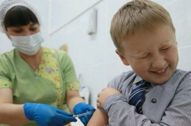 В Украине расширят возрастные рамки для вакцинации: подробности
