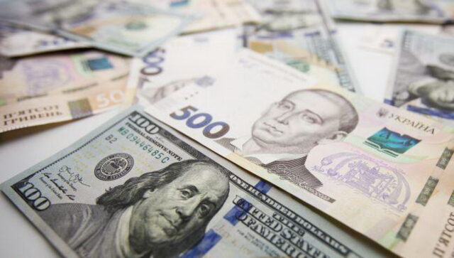 Средняя зарплата украинцев впервые в истории превысила 500 долларов