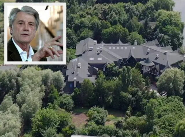 Виктор Ющенко построил огромную резиденцию под Киевом. Ее окружает защитный ров и болото. Видео