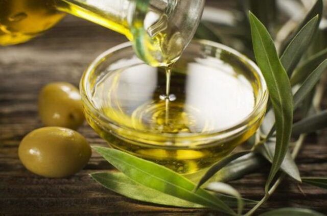 Оливкова олія, яку продають в Україні, виготовлена із соняшникової! Українцям розповіли про масштаби фальсифікації