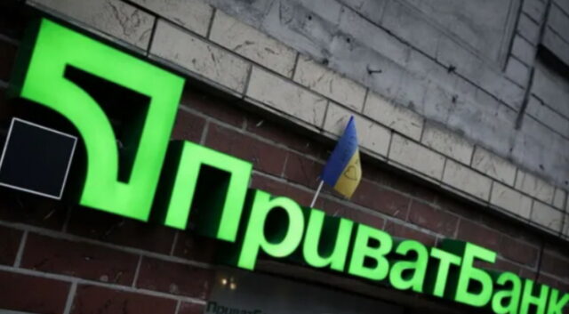 Готові до «удару»? Банки заарештовують рахунки українців на десятки тисяч гривень — відзначилися «Приват» і Monobank