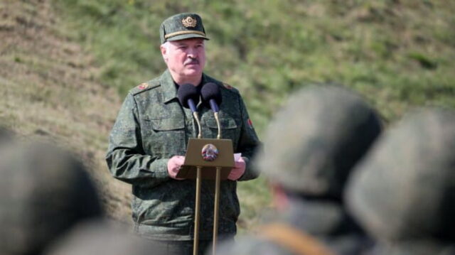 Лукашенко заговорил о возможной войне в Беларуси