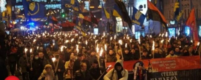 Білорусь висловила протест Україні через смолоскипну ходу на честь 113-річчя Бандери. У Росії запропонували ввести санкції