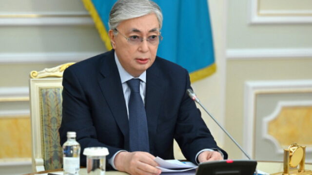 Президент Казахстану через протести попросив допомоги в Путіна і Ко