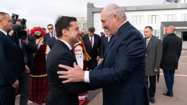 «Крыша поехала»: Лукашенко обозвал Зеленского «безголовым»